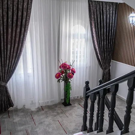 Mustis Royal Plaza Отель