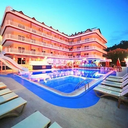 Отель Mustis Royal Plaza 3*