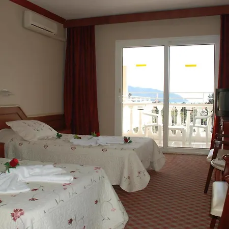 Mustis Royal Plaza Отель
