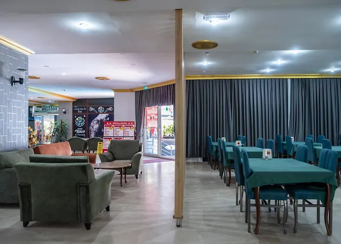 Mustis Royal Plaza מלון מרמריס