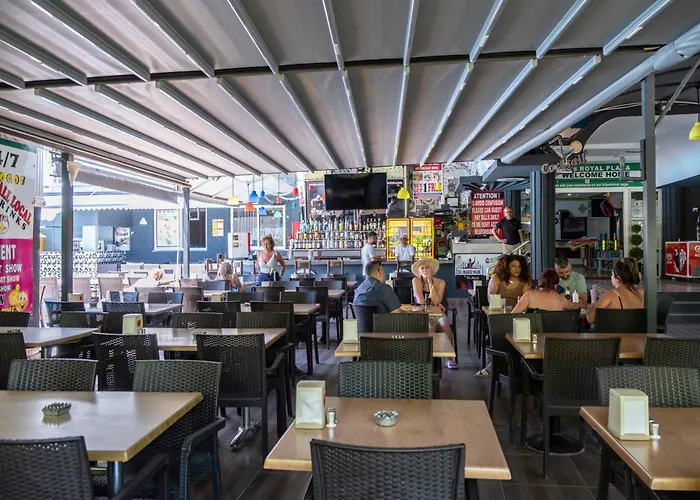 Mustis Royal Plaza מלון מרמריס