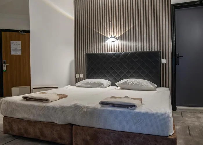 מלון Mustis Royal Plaza 3*
