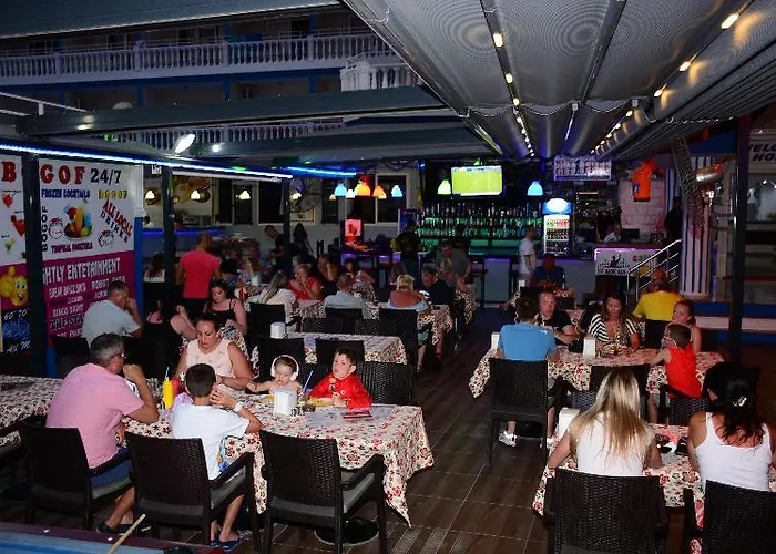 Mustis Royal Plaza מלון 3*