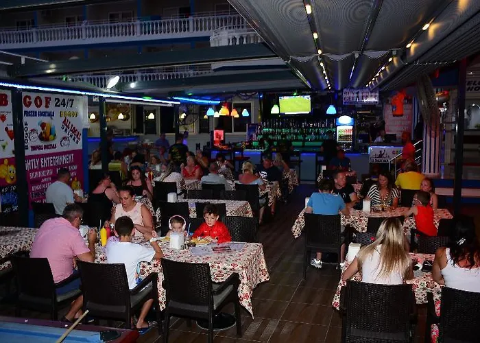 מלון Mustis Royal Plaza מרמריס