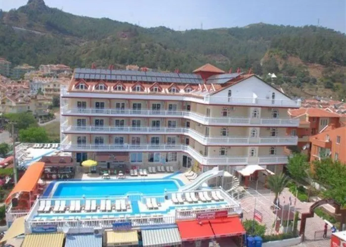 Mustis Royal Plaza