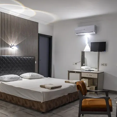 Mustis Royal Plaza 3*