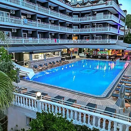 Mustis Royal Plaza Hotel 3*
