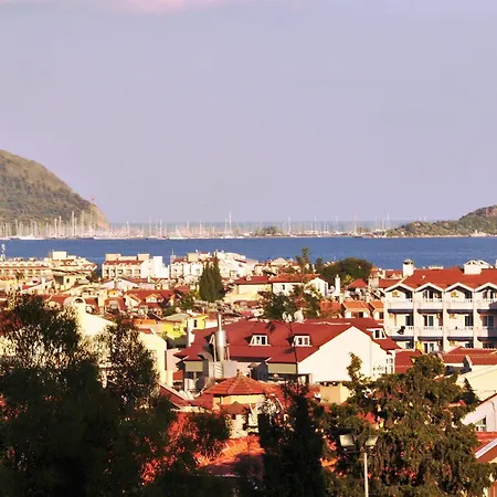 Hotel Mustis Royal Plaza 3*