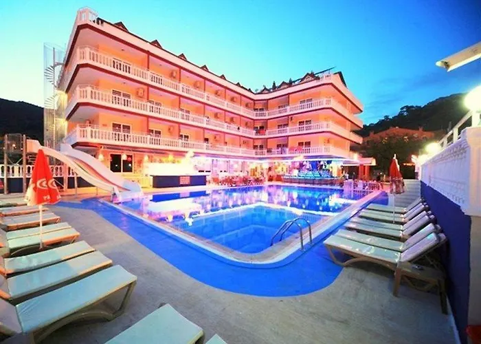 Hotel Mustis Royal Plaza 3*