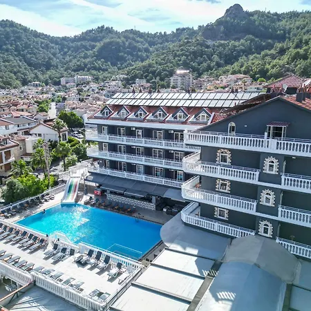 Mustis Royal Plaza Hotel 3*